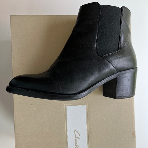 Clarks Mascarpone Bay Black Leather Boots - Picture 2 of 5